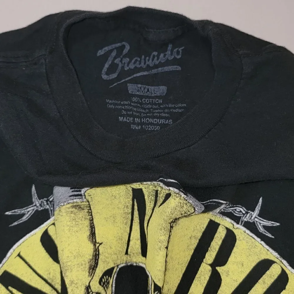 Guns and Roses Graphic T shirt by Bravado Mens Size S
